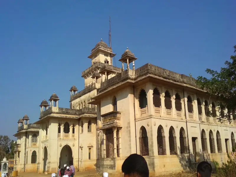 Bhavnagar to Chhota Udaipur Cab